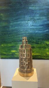 Halbrunde Skyline vor Blue-Green